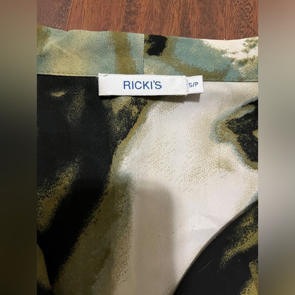 Women’s olive, cream and black tunic top from Ricki’s - size small - Picture 2 of 3